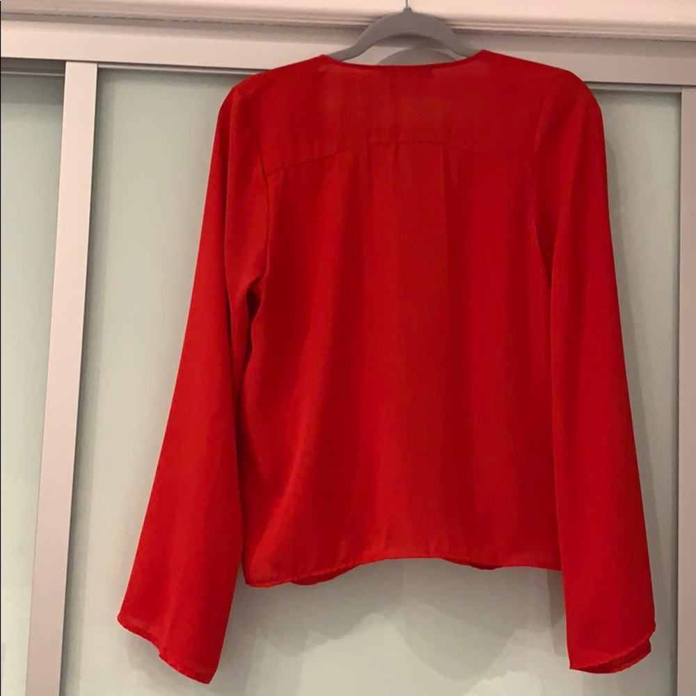 Red deep v blouse - Picture 3 of 3